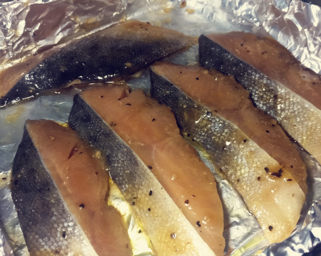 〈昨日的美食〉-鲑鱼黄瓜鸡蛋寿司&蛋黄酱西兰花（跟着日剧做美食）的做法 步骤1