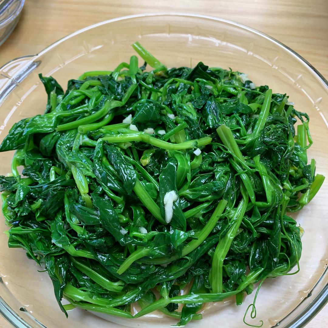 凉拌豌豆苗