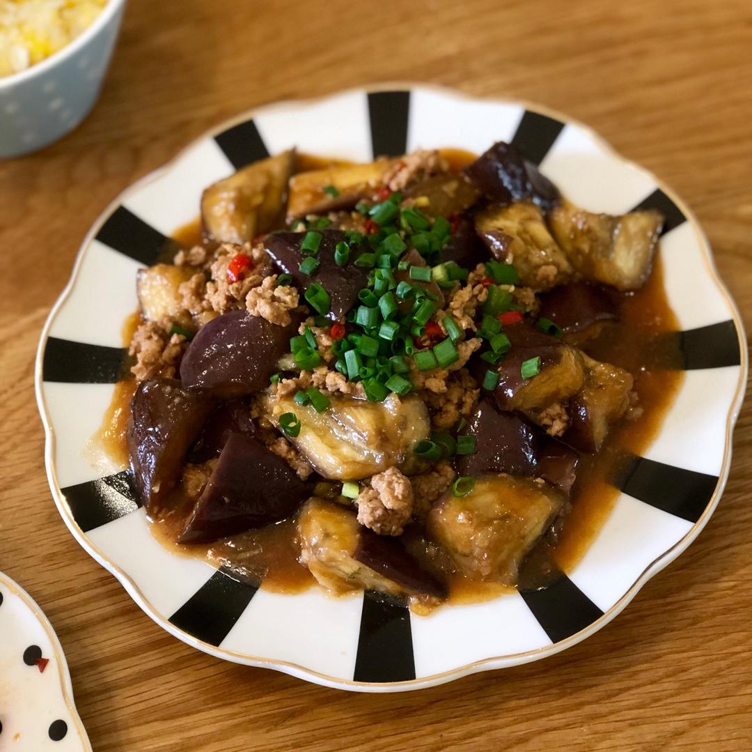 厨师长教你：“少油型鱼香茄子”的做法快收藏了