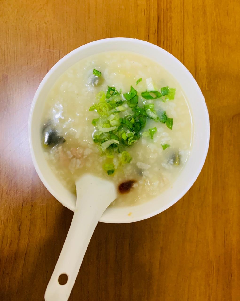 十五分钟快手之香滑皮蛋瘦肉粥(附五分钟电饭煲电压力锅更快捷方法)