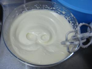 无油海绵蛋糕（新手易记易学 全蛋法 奶油蛋糕胚）的做法 步骤3
