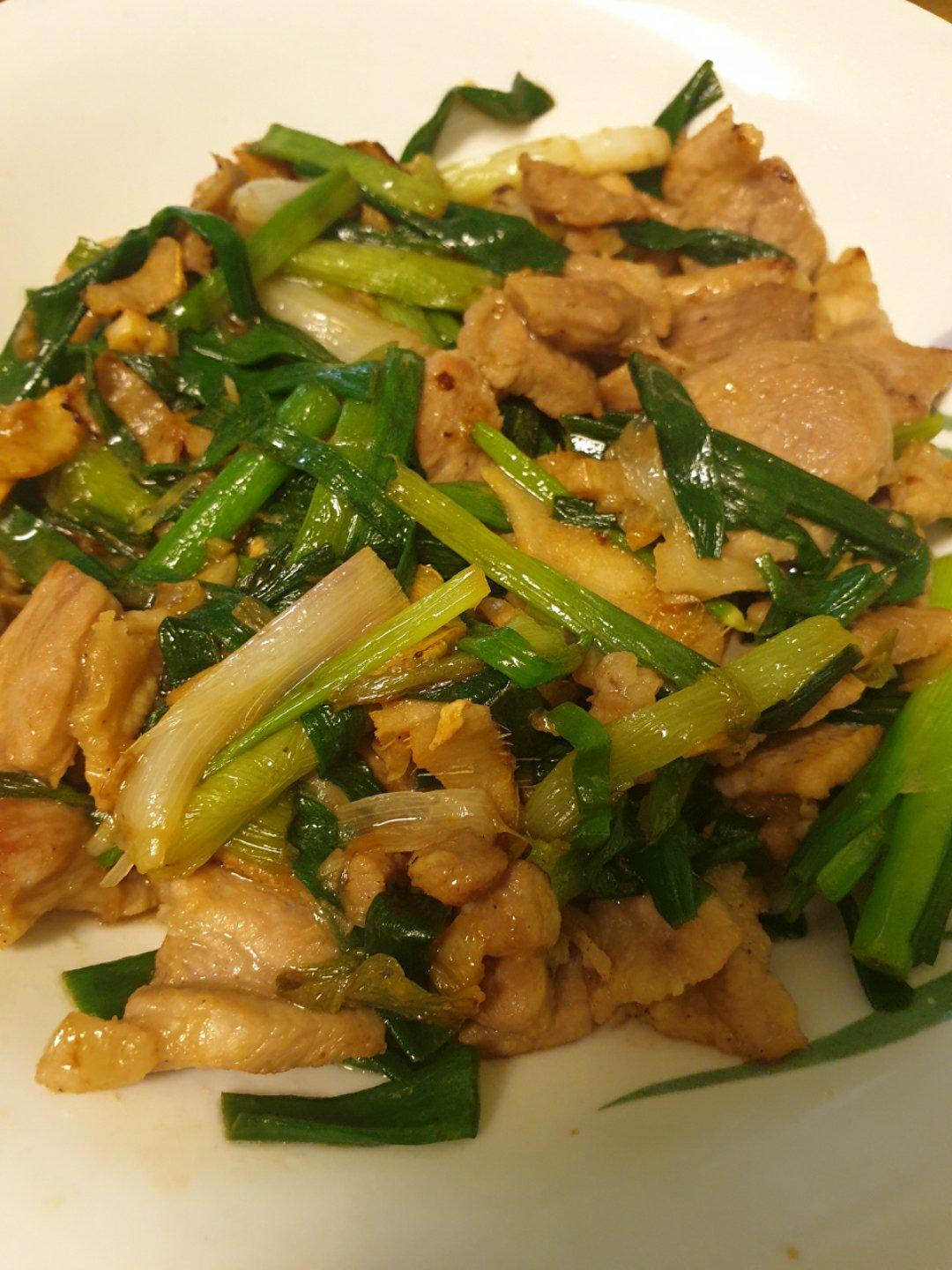 简单易煮➕又好吃的～【姜葱炒猪肉片】