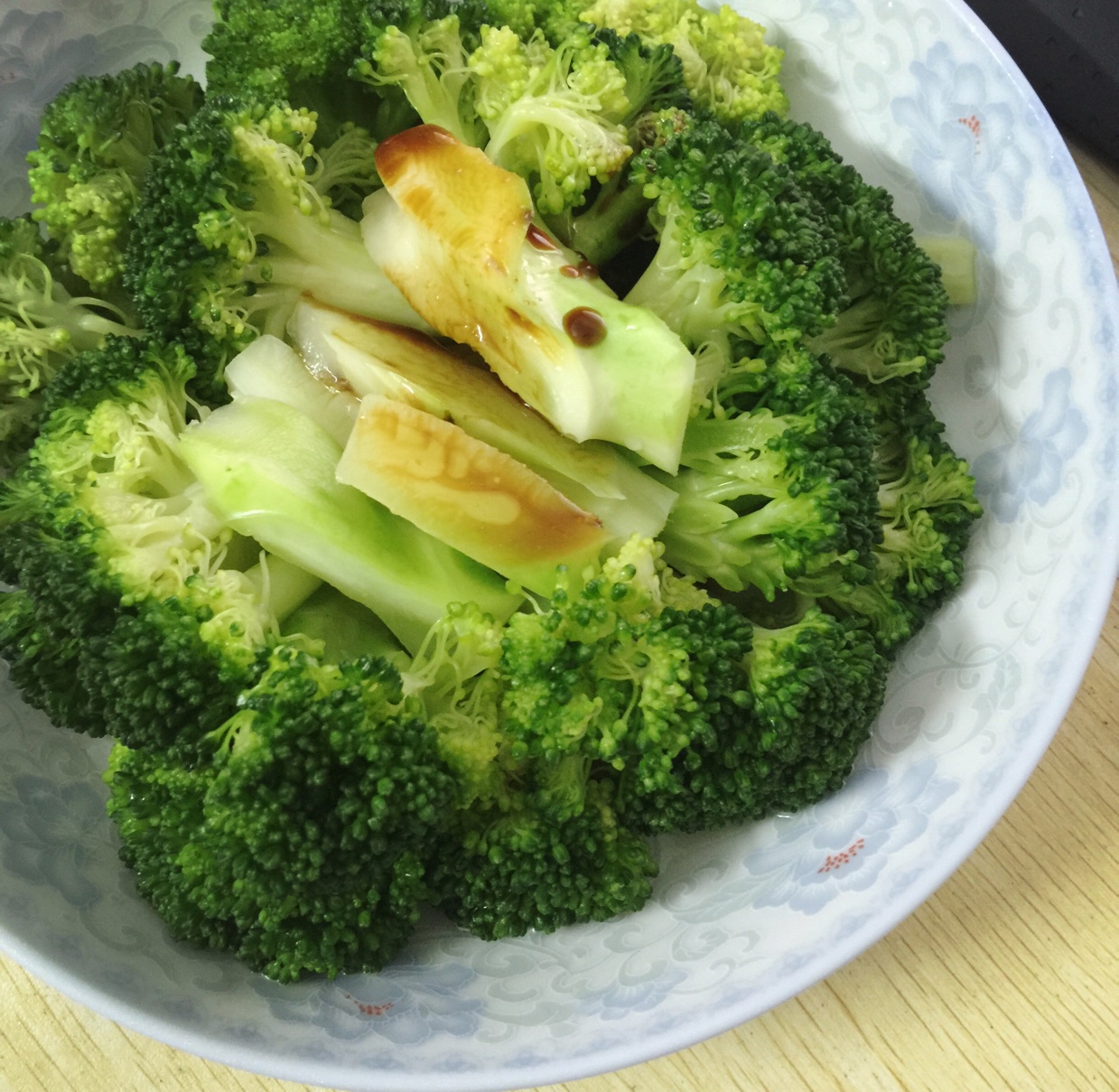 青芥末西兰花
