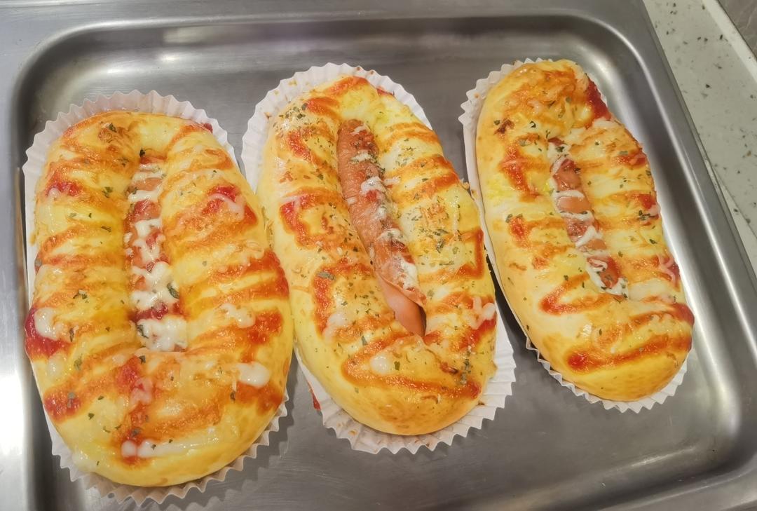 火腿肠面包