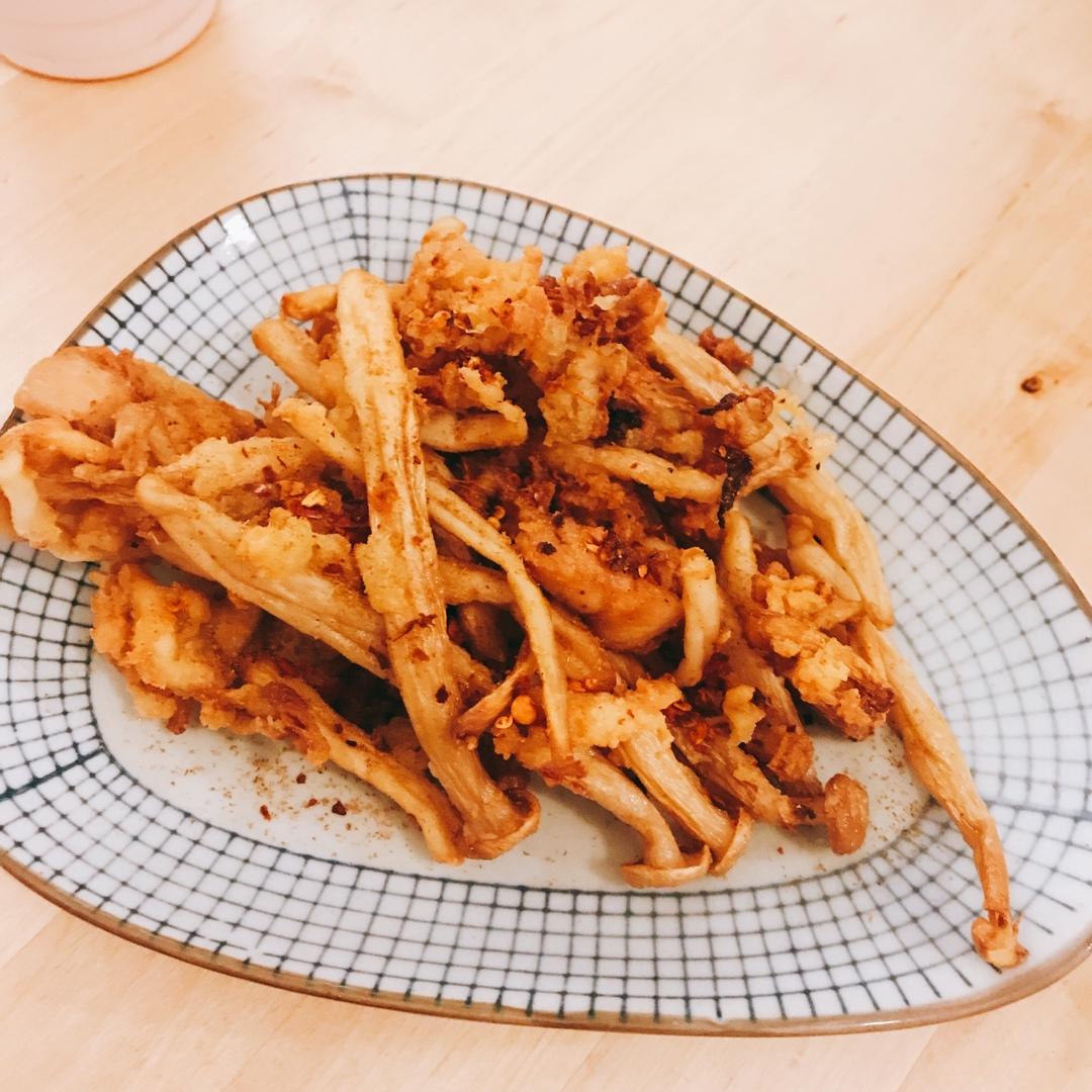 rin酱爱做饭做的能吃出肉感的酥炸海鲜菇能吃出肉