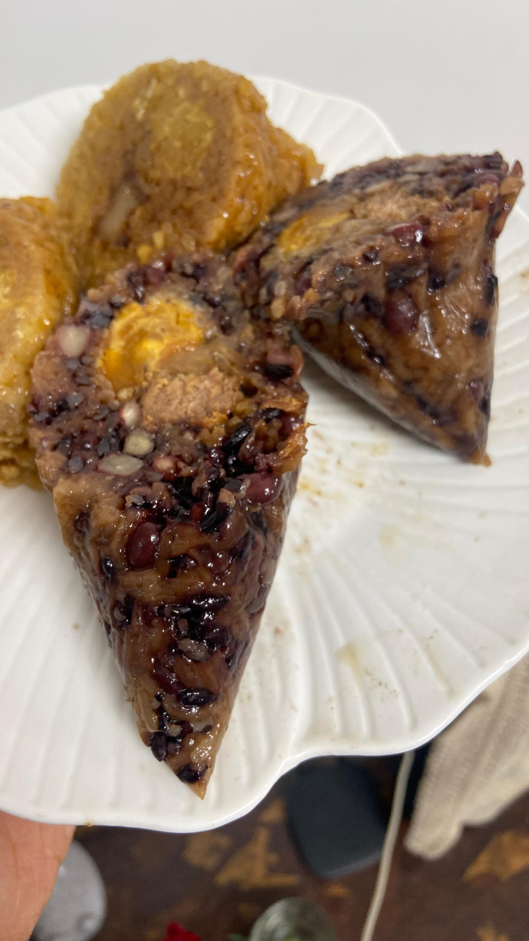 没有咸蛋黄的鲜肉粽子也可以很香好吗                                   （所有材料都写了详细用量，新手也可以一次成功）