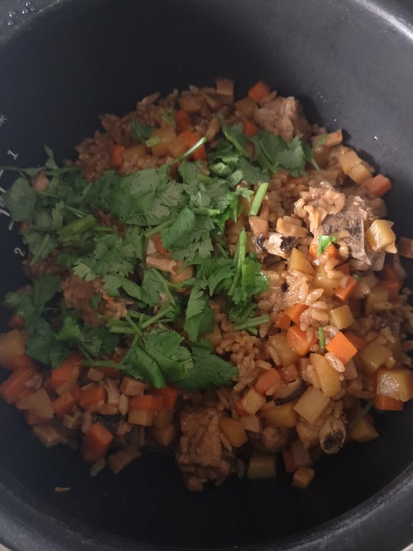 喷香排骨焖饭（爆好吃）