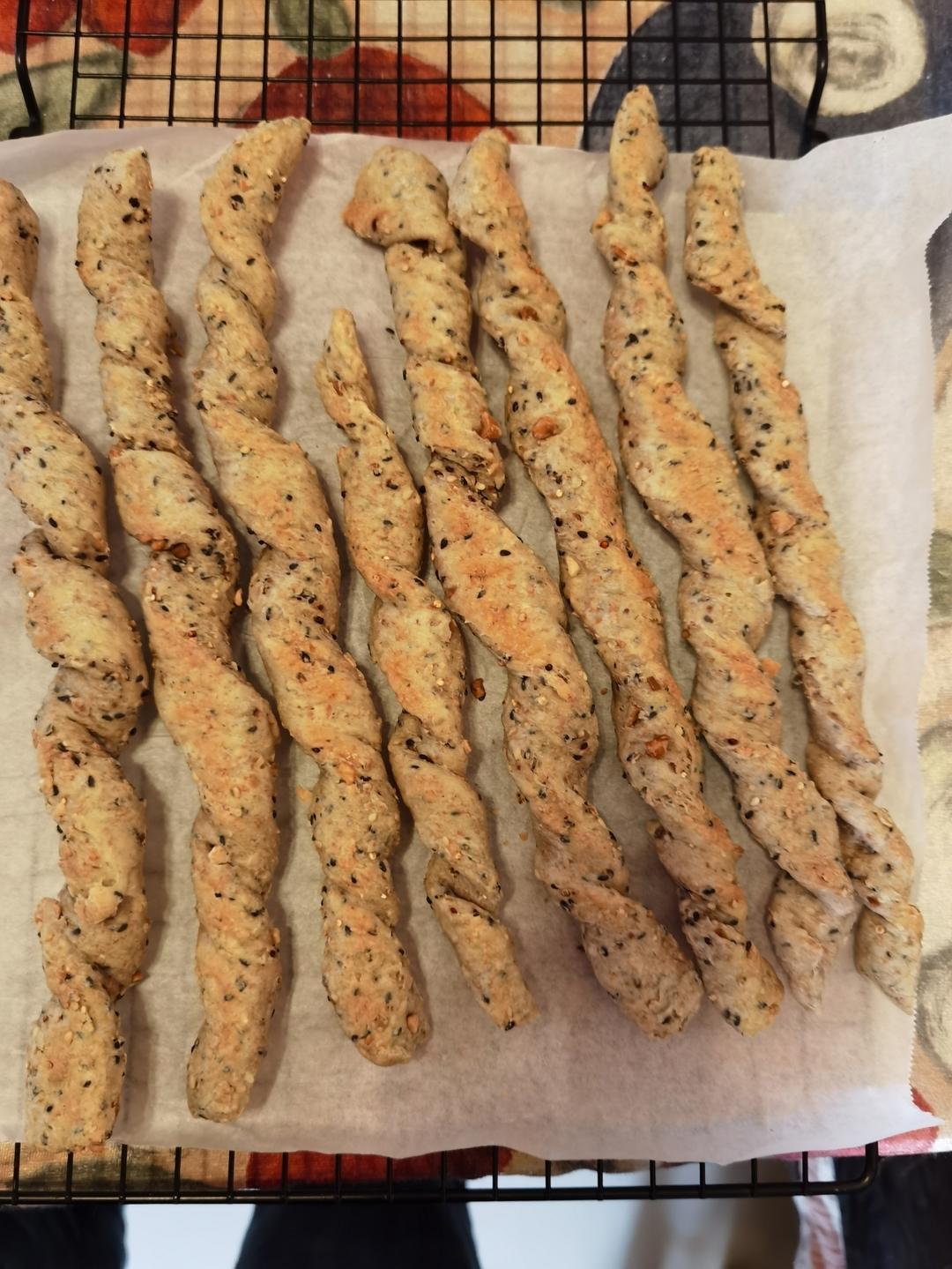 低脂健康全麦坚果面包棍，嘎嘣脆的小零食太好吃了