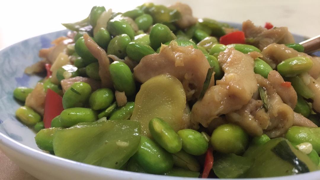 毛豆粒炒鸡丁