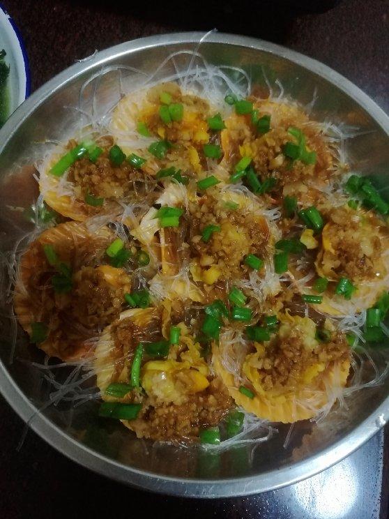 蒜蓉粉丝蒸扇贝粉丝入味有诀窍