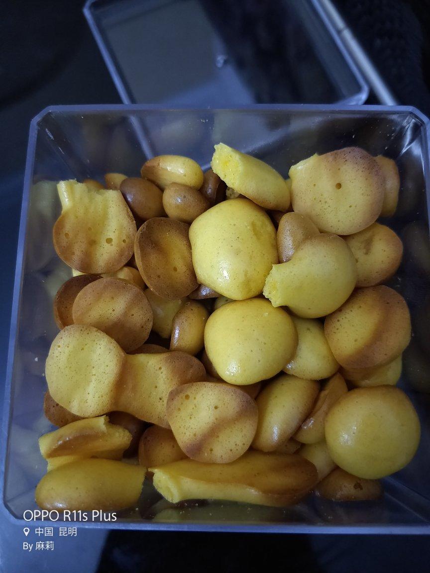 入口即化的无添加蛋黄溶豆