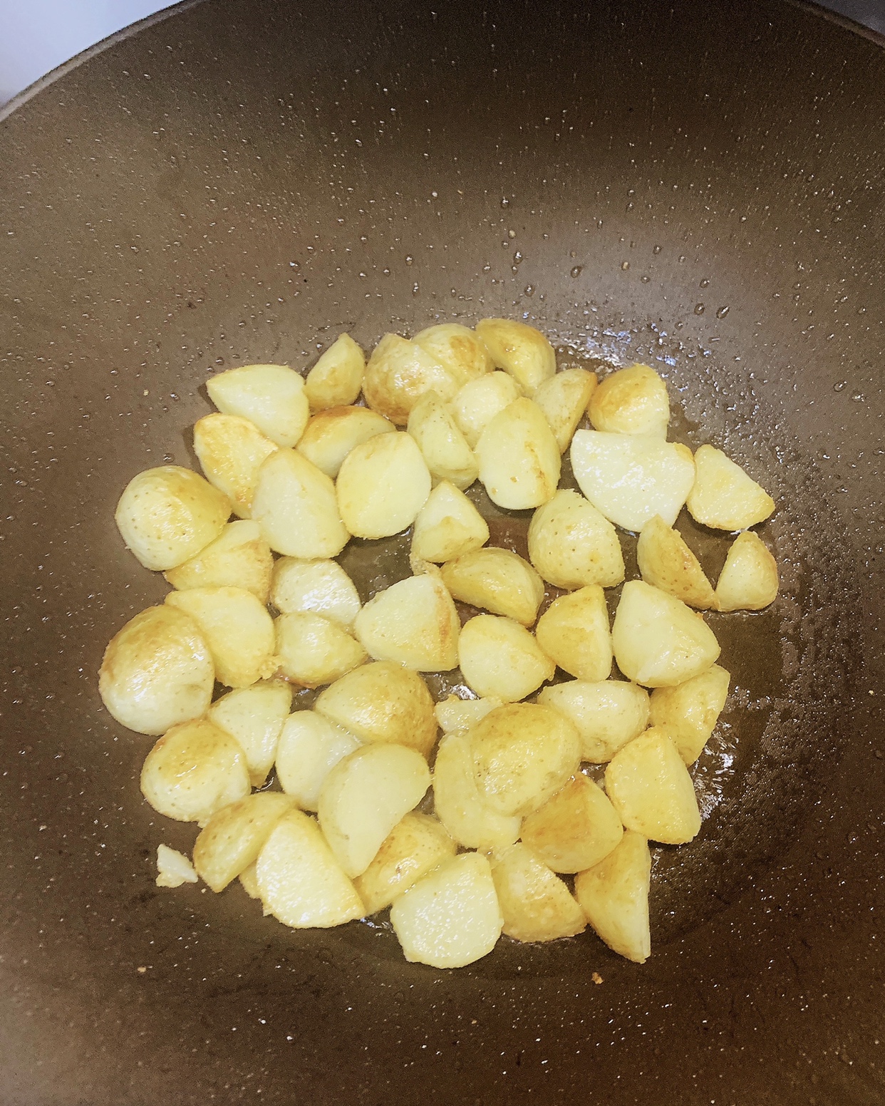 香辣小土豆的做法 步骤2