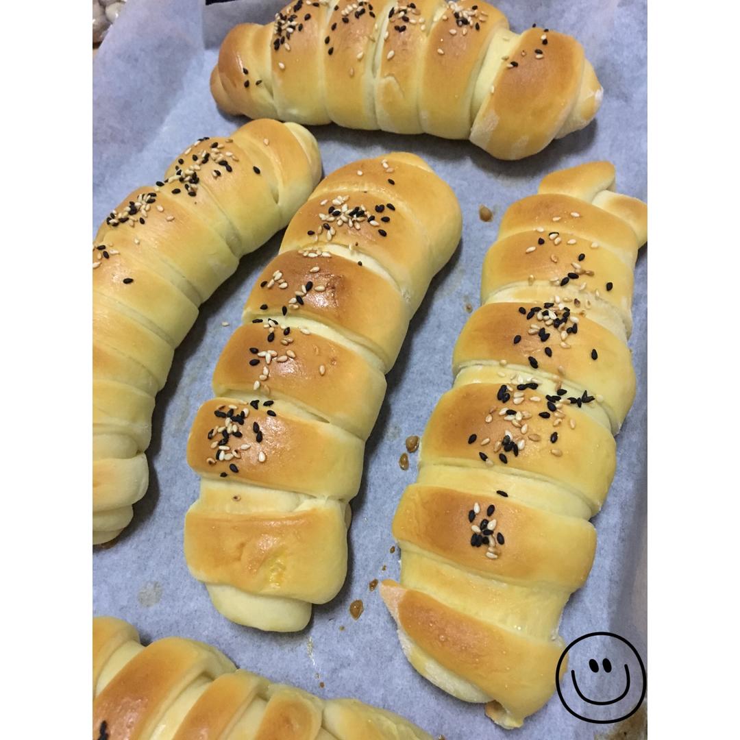 毛毛虫肉松面包