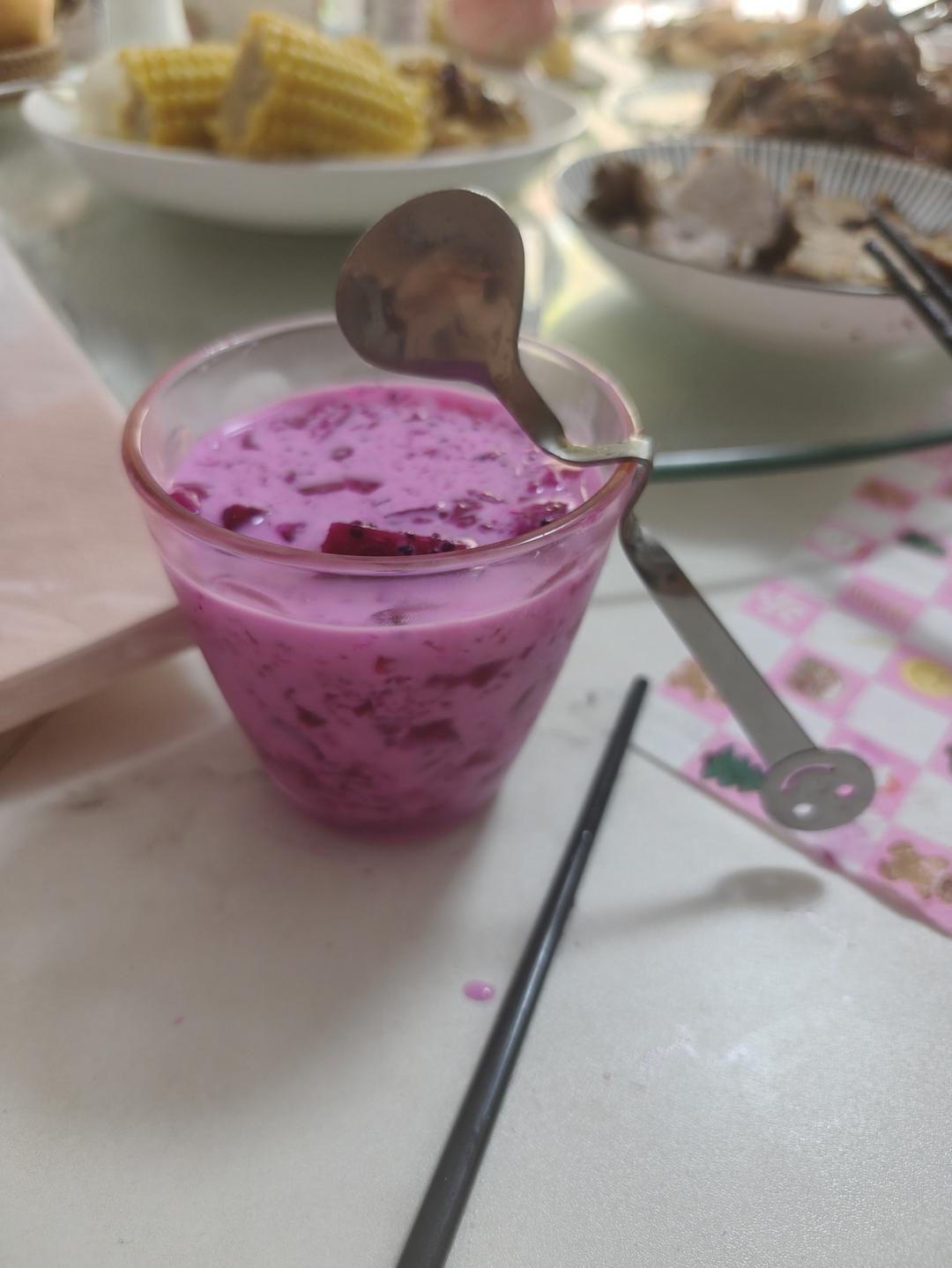 白凉粉版火龙果撞奶（夏天必备）