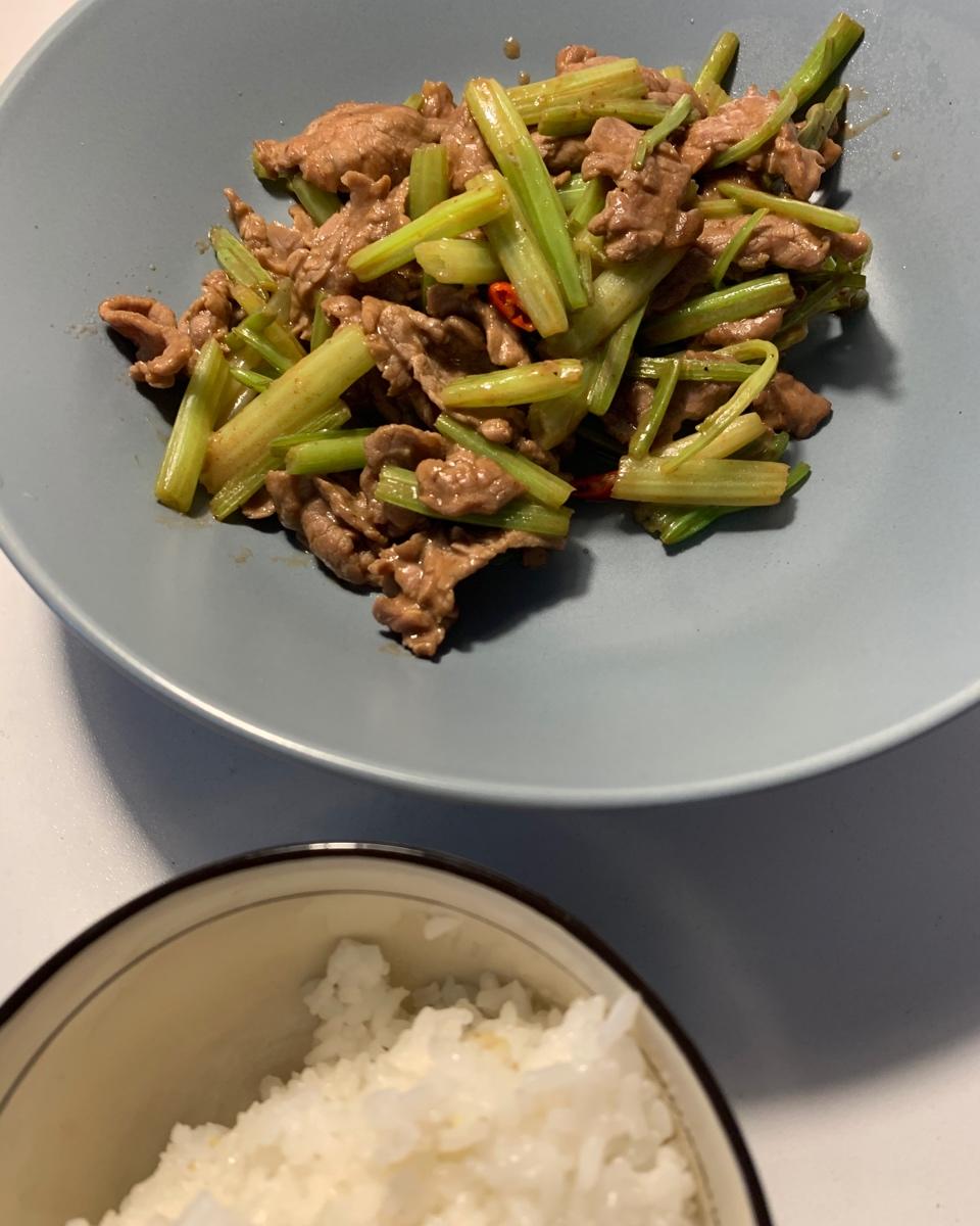 芹菜炒牛肉