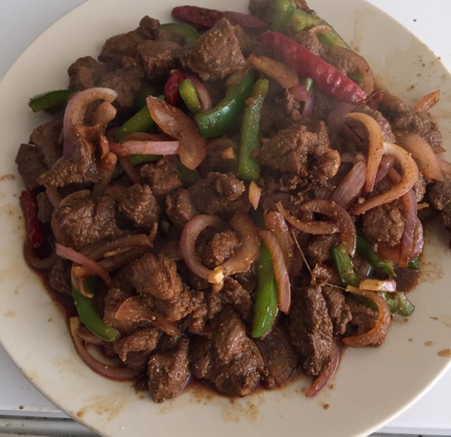 孜然洋葱炒牛肉粒
