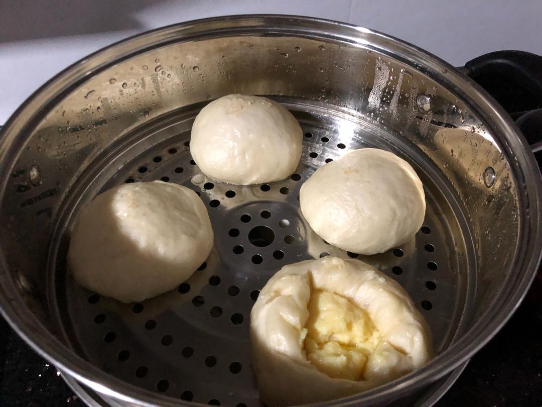 白胖子奶黄包