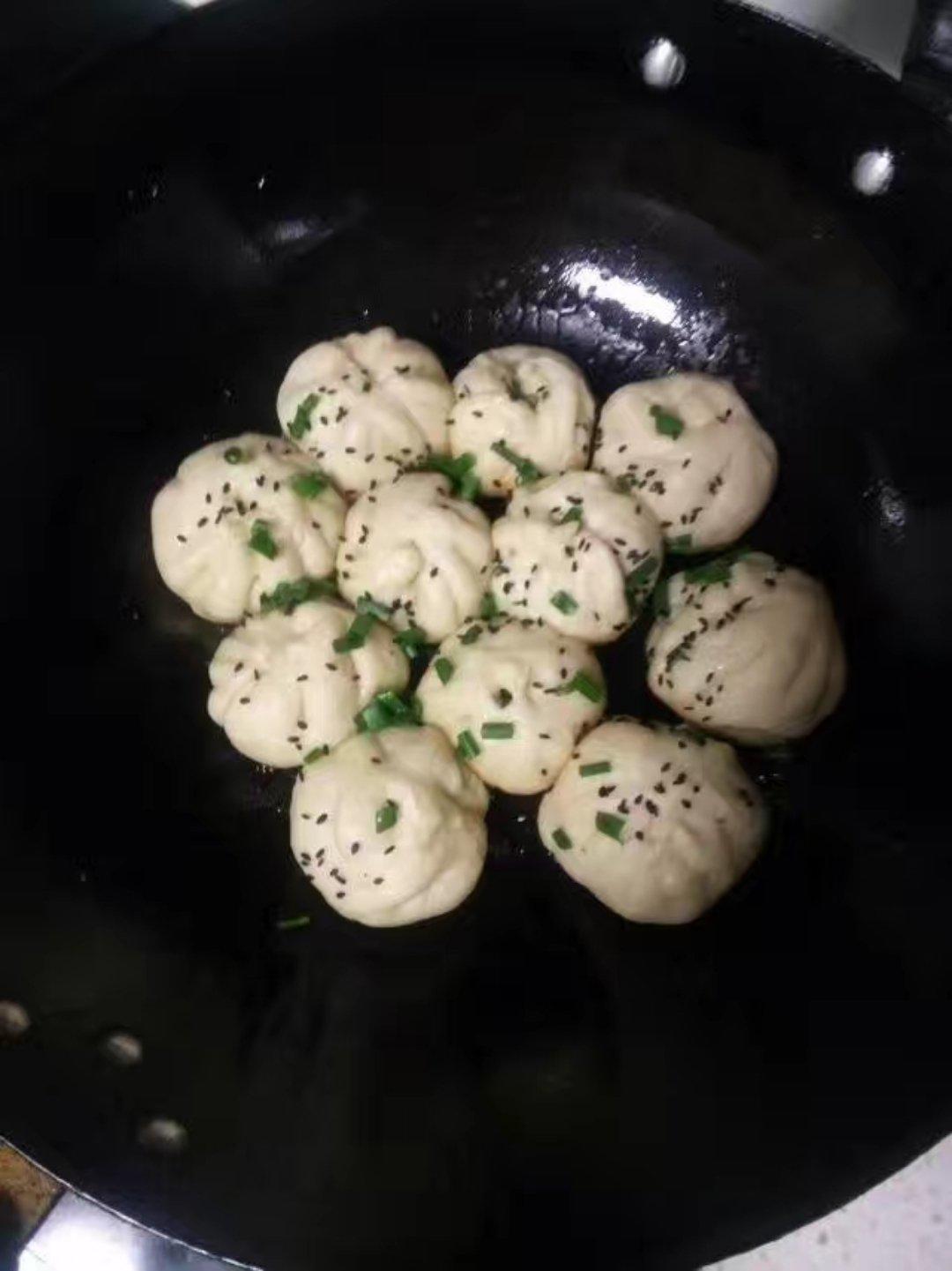 脆香生煎小笼包