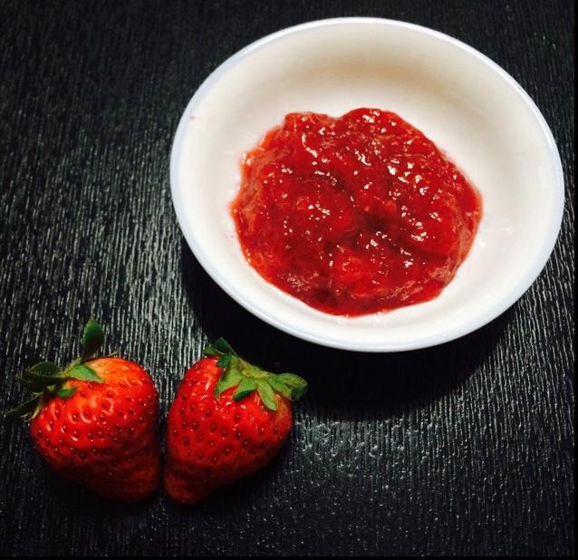 蜂蜜草莓酱的做法