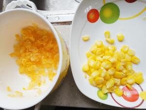 补锌补钙易消化的宝宝辅食:鲜虾玉米胡萝卜面12M+的做法 步骤4