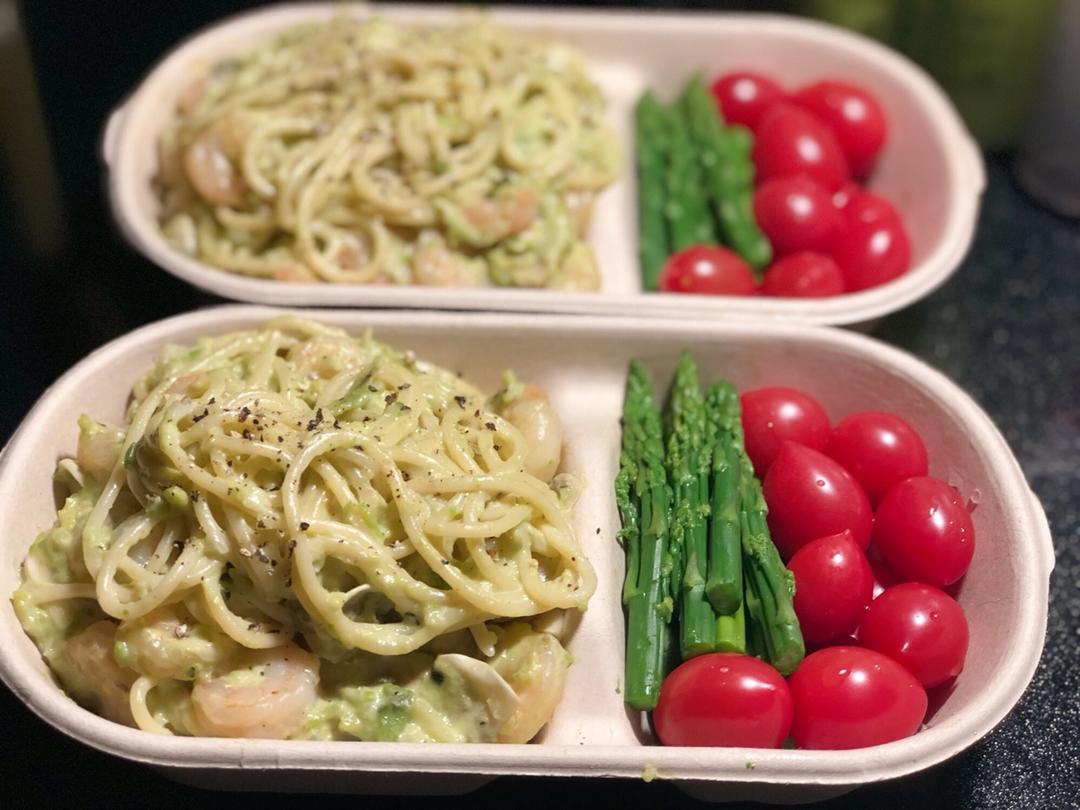 小清新牛油果火腿意面