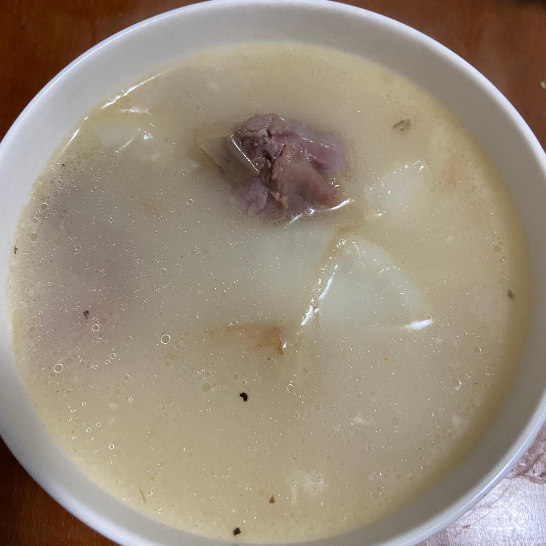 腊鸭腿炖萝卜