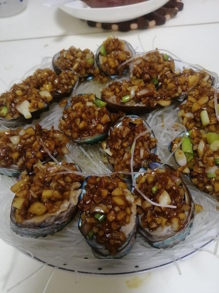 蒜蓉粉丝蒸鲍鱼