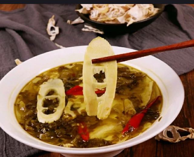 酸菜笋子肉片汤