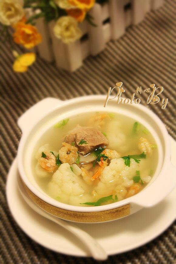 菜花虾米排骨汤的做法