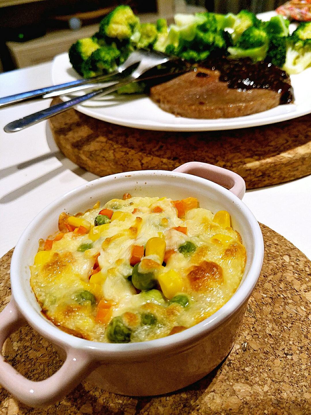 奶酪什蔬焗土豆泥