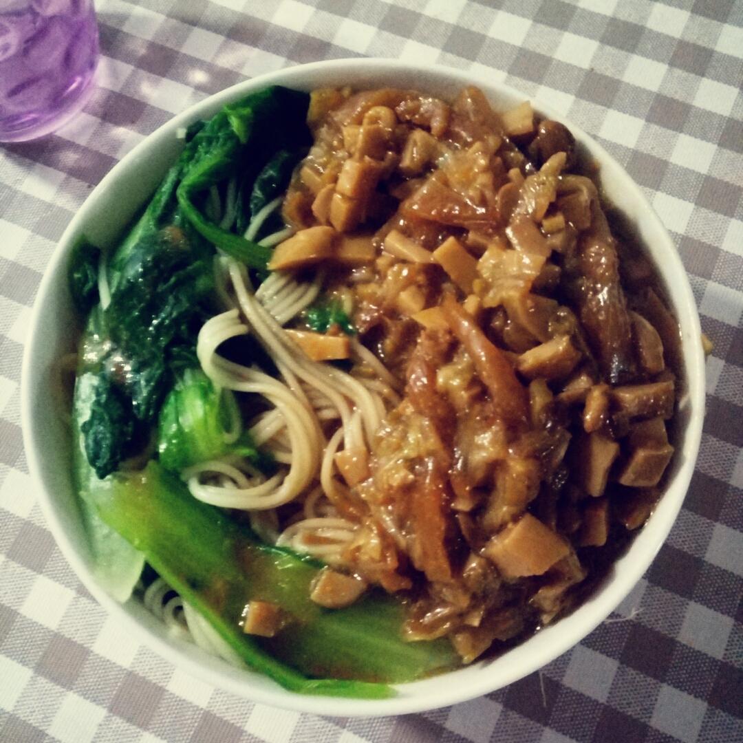 纯素炸酱面