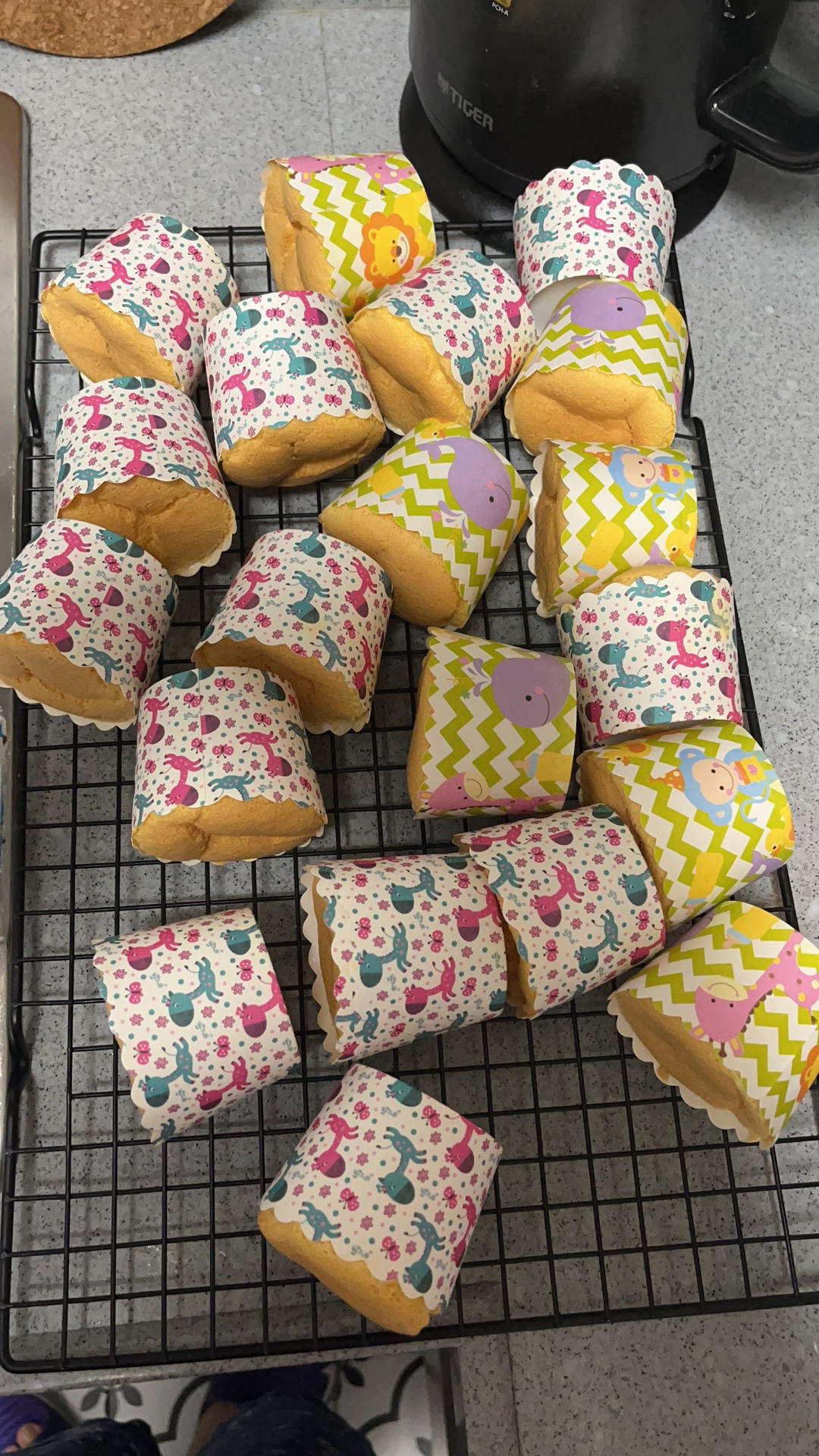 纸杯蛋糕 8寸戚风蛋糕的量