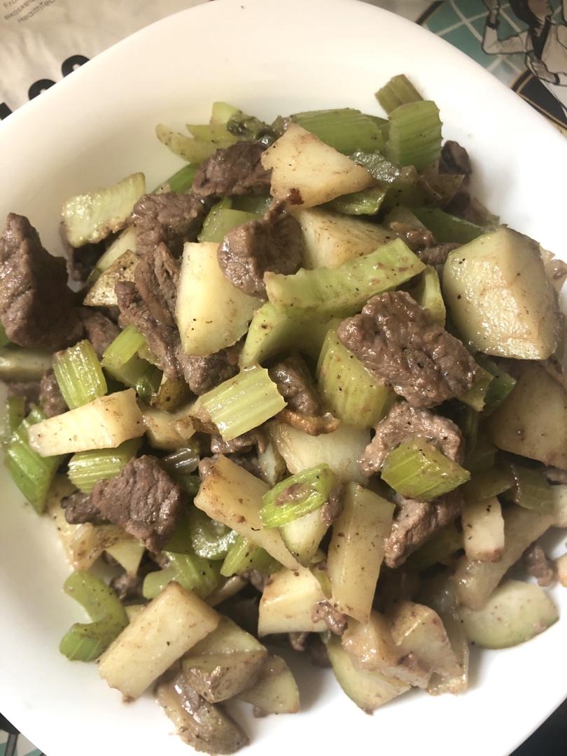 芹菜炒牛肉 快和我一起做！超级嫩！家常快手简单！
