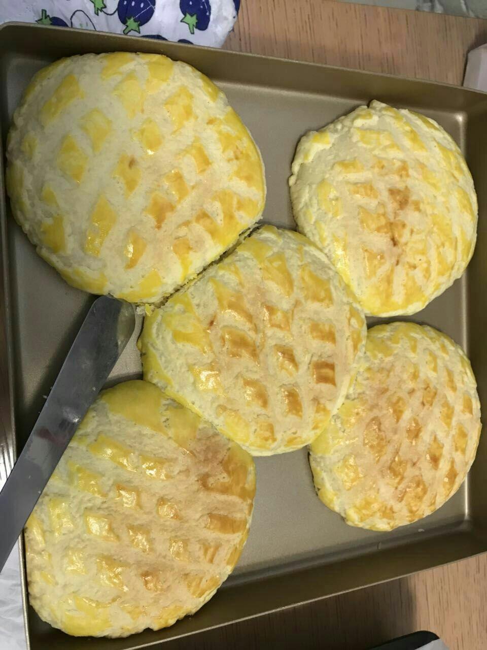 好吃到炸裂的港式菠萝包（附带制作酥皮的小视频）