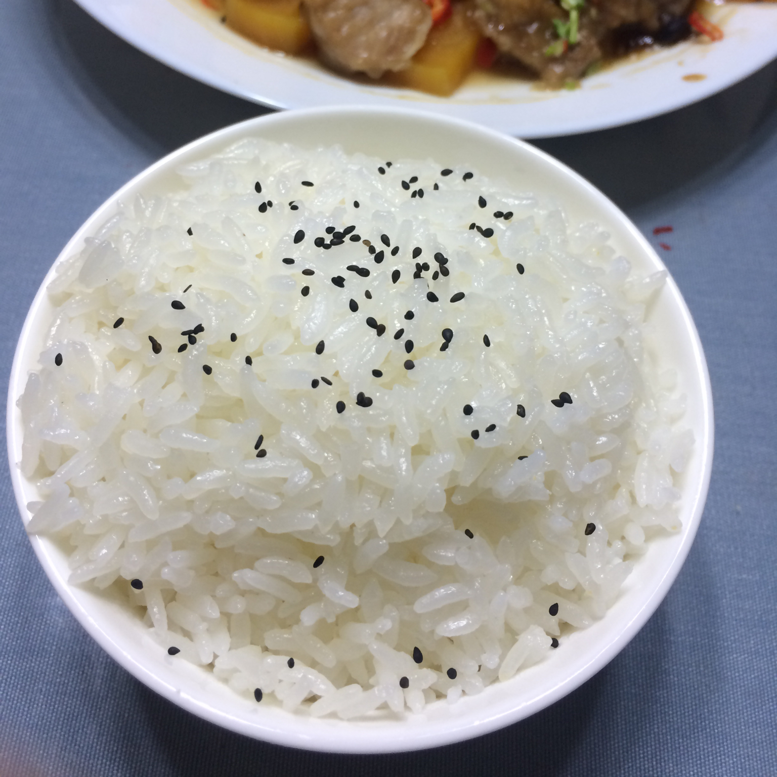 一碗安静的白米饭