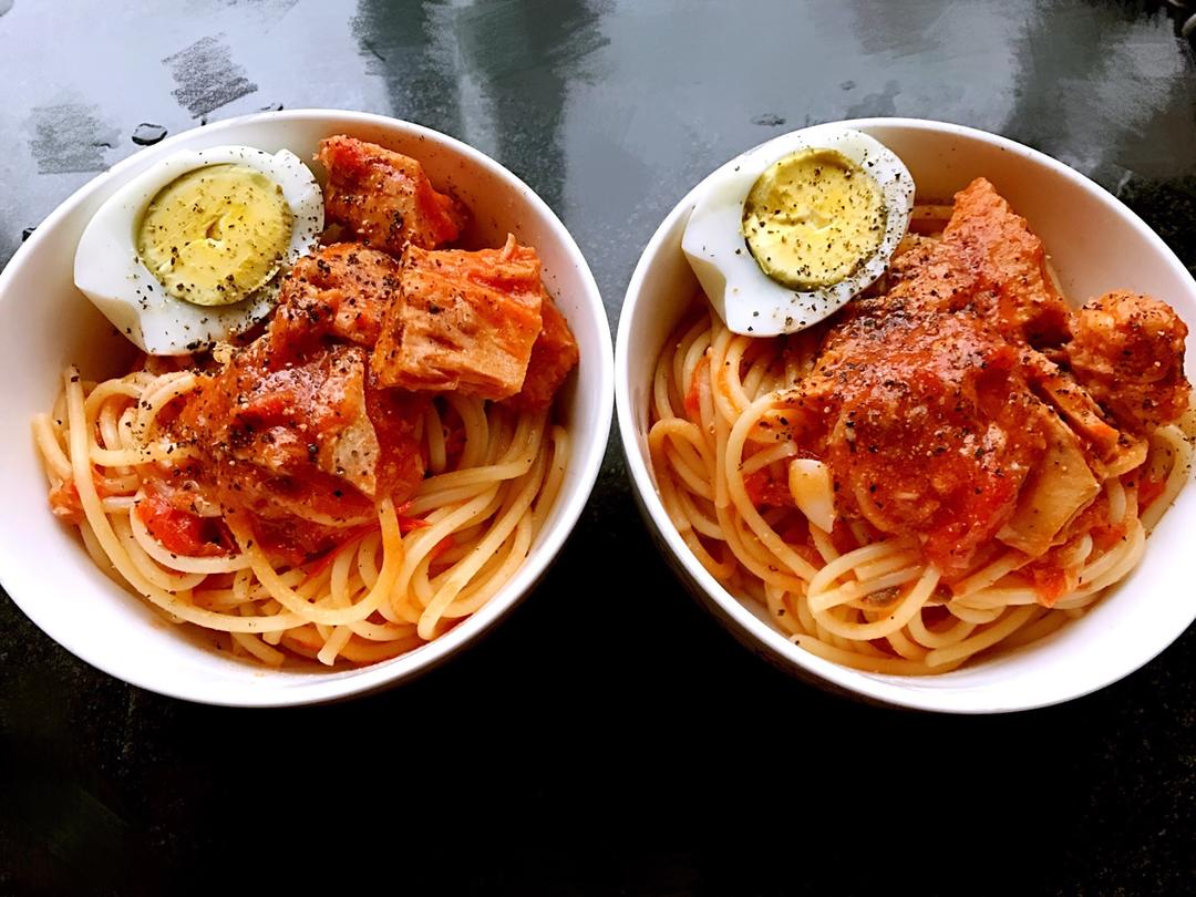 番茄金枪鱼意面