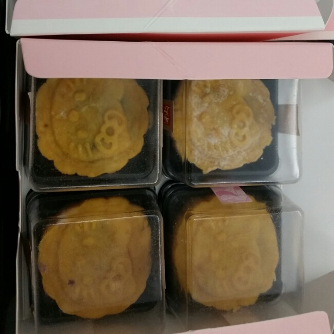 紫薯桂花山药冰皮月饼