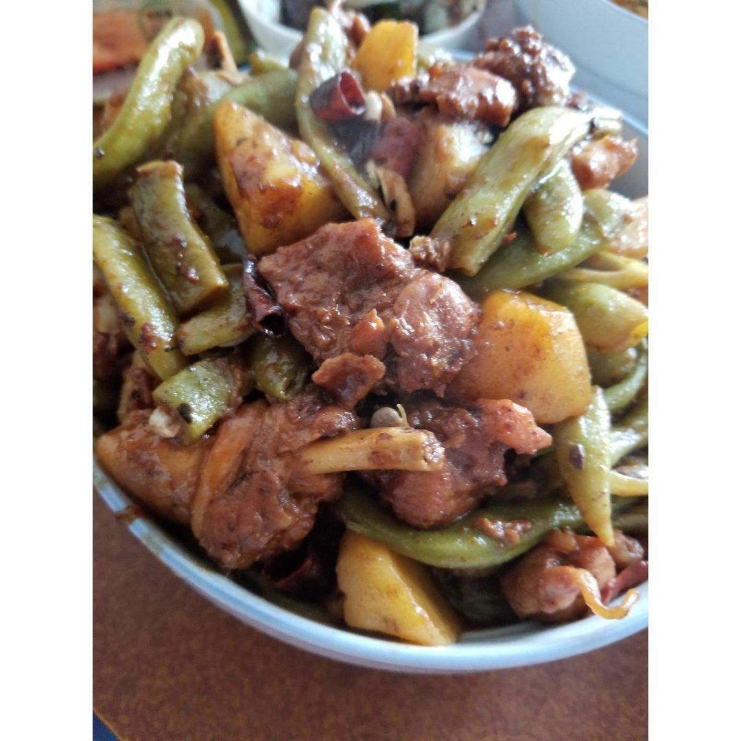 土豆豆角炖鸡腿