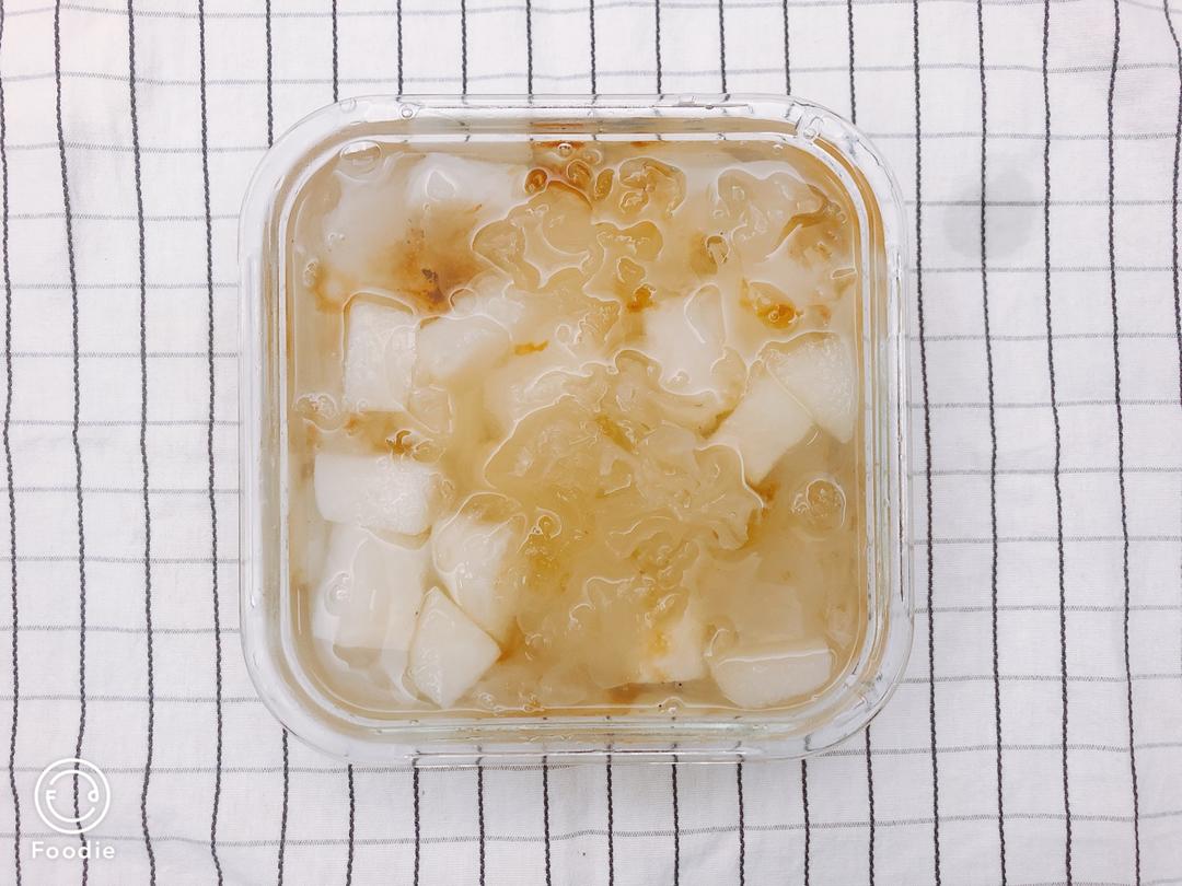 蔓越莓桃胶银耳羹