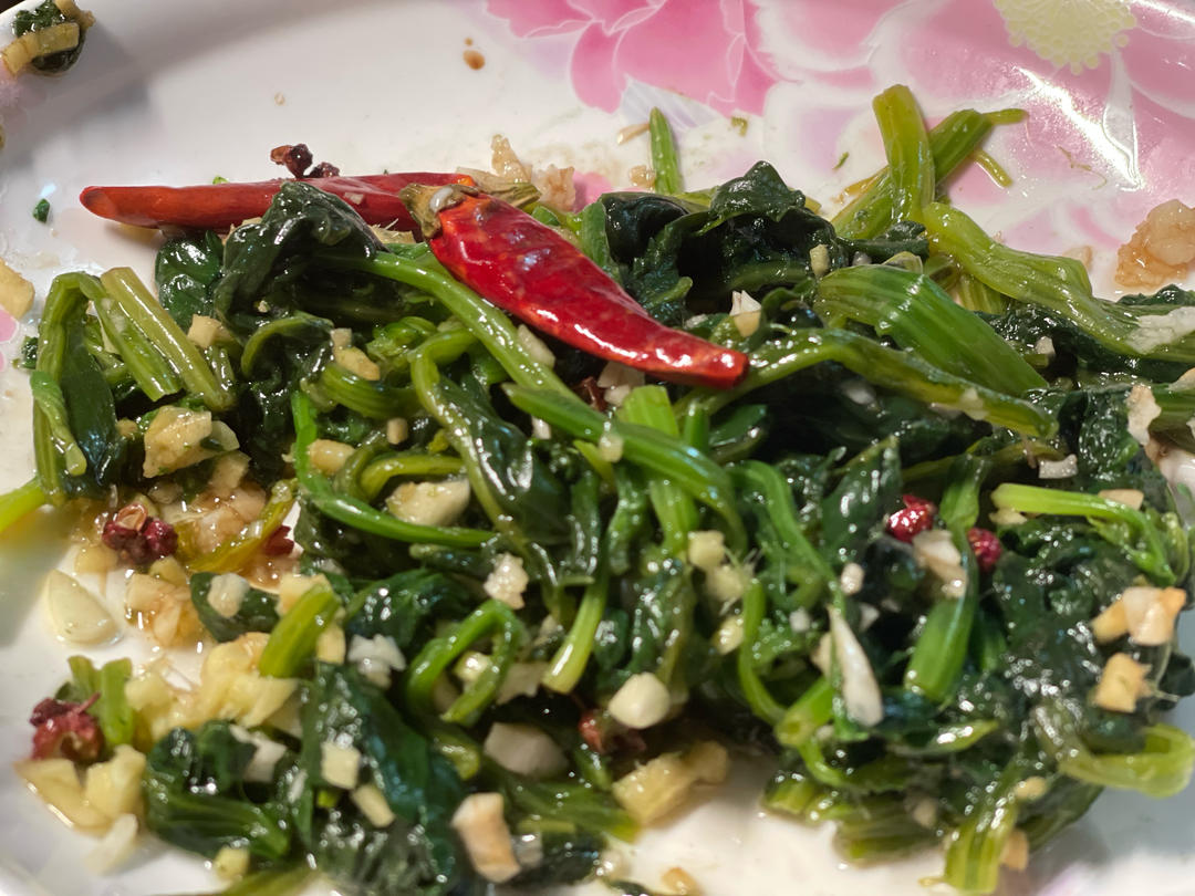 凉拌菠菜(家传秘方)