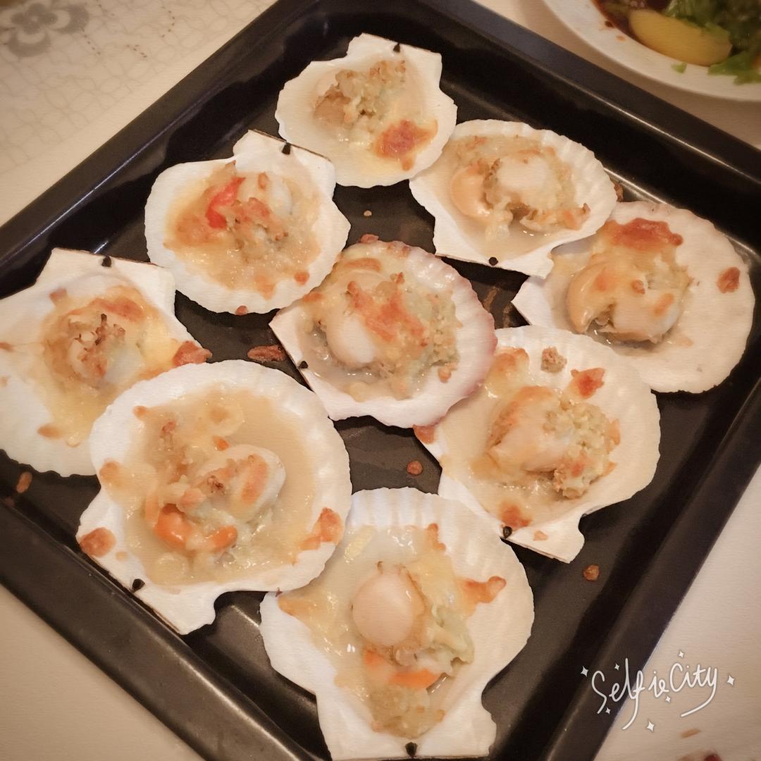 芝士蒜茸烤扇贝