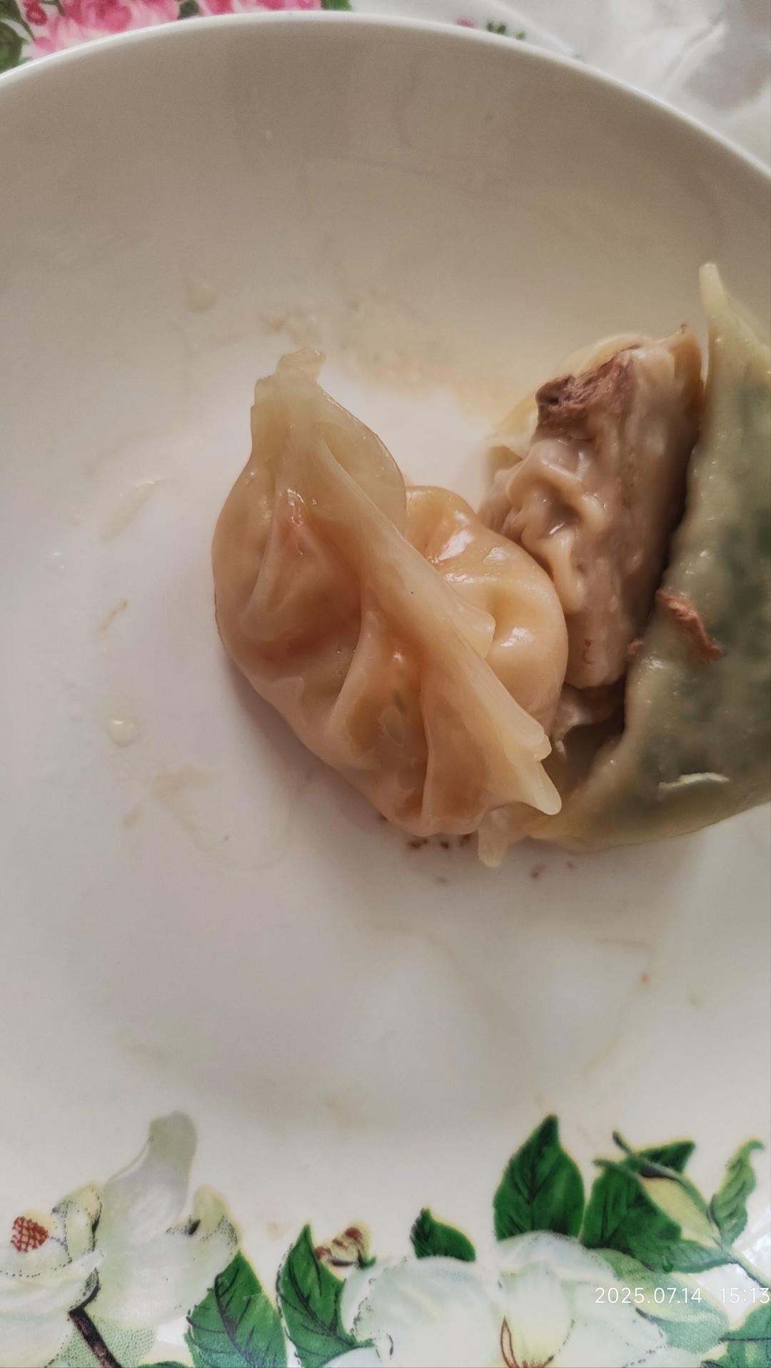 西葫芦虾仁馅饺子（鲜嫩多汁，口口生香）