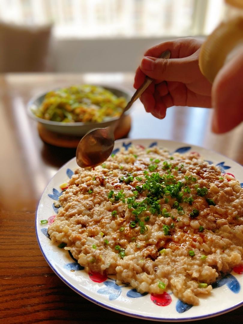 鲜嫩不油腻的传统【广式头菜蒸肉饼】做法