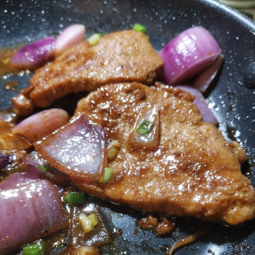 煎猪扒（超简单）和其他的猪扒在这食谱的最下面