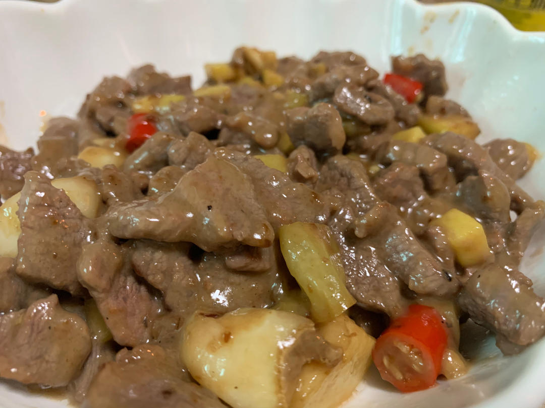 小炒黄牛肉，肉嫩味香！太好吃了简直是米饭杀手！