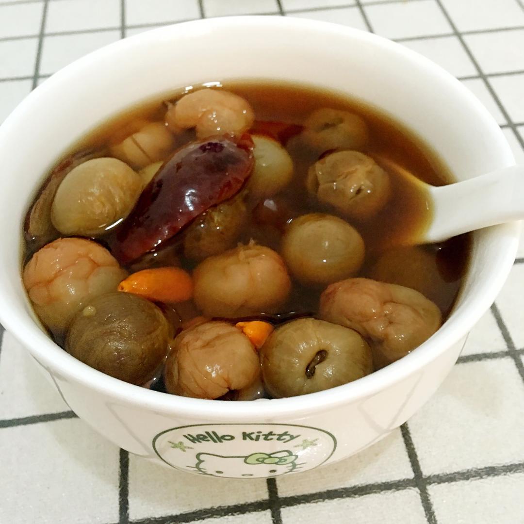 红枣桂圆枸杞红糖水