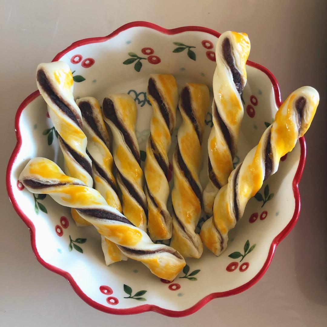 豆沙扭扭酥
