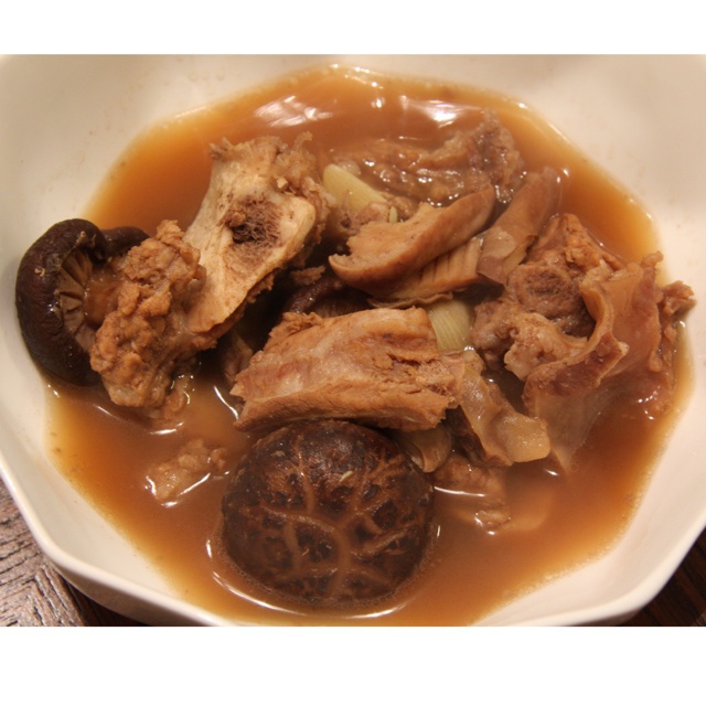 健脾除湿的马来西亚肉骨茶
