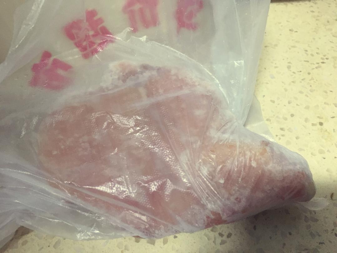 鸡胸肉炒榨菜的做法 步骤2