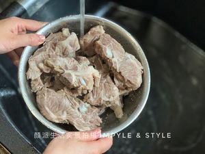 韩式辣白菜猪骨汤的做法 步骤4
